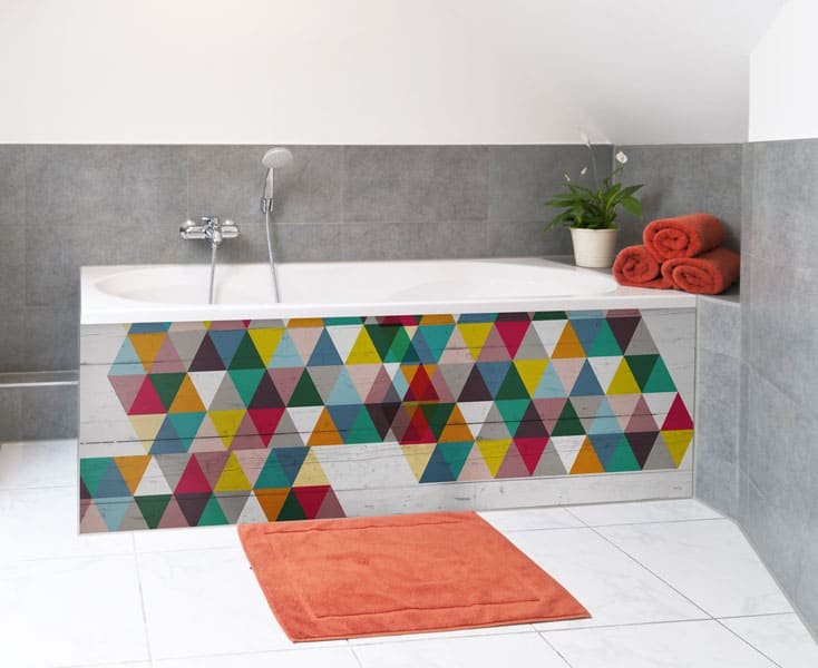 Panneau baignoire effet bois, motifs triangles couleurs