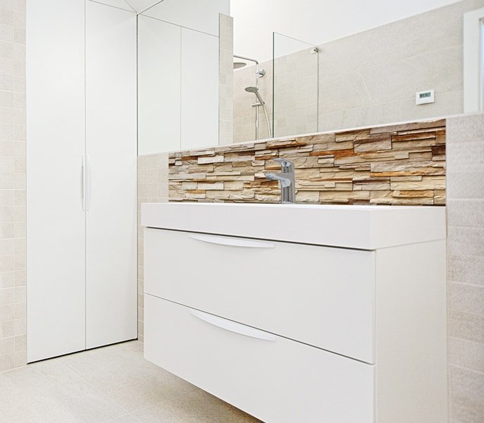 Pano Deco, spécialiste crédence sur mesure salle de bains, aspect matière, pierres