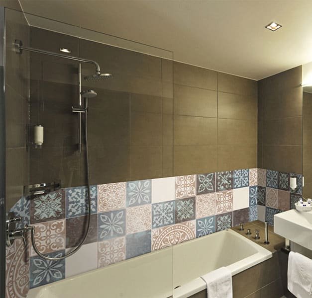 Crédence Baignoire Carreaux Bleus