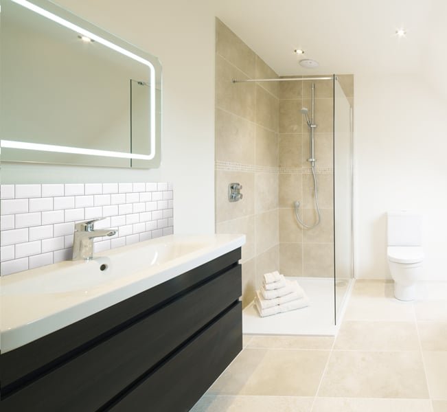 crédence salle de bains, pose facile, carreaux de bistrot blanc