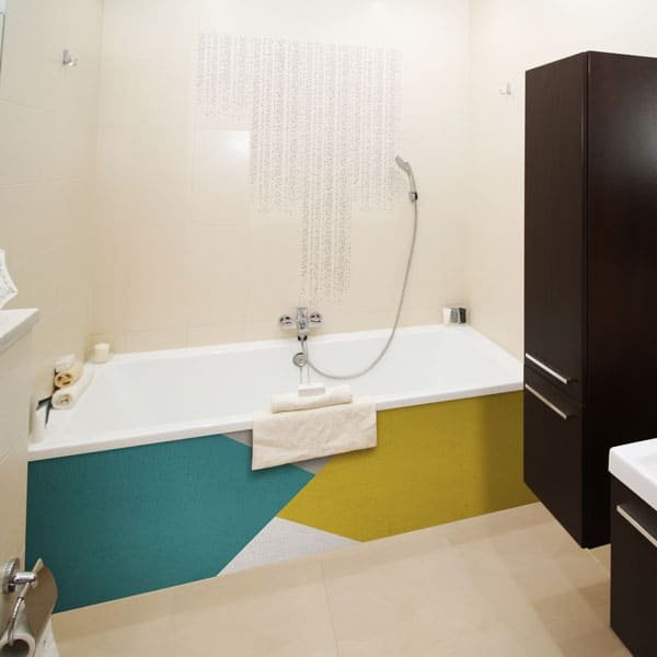 revêtement tablier de baignoire, effet peinture colorée, panneaux sur-mesure, pano-deco