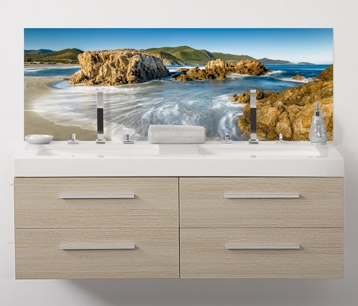 crédence aluminium composite, rénovation mur salle de bains sur mesure, décor désert des Agriates