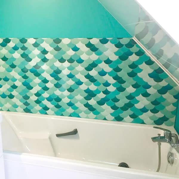 décor Ecailles, rénovation mur de salle de bains, pose et entretien faciles