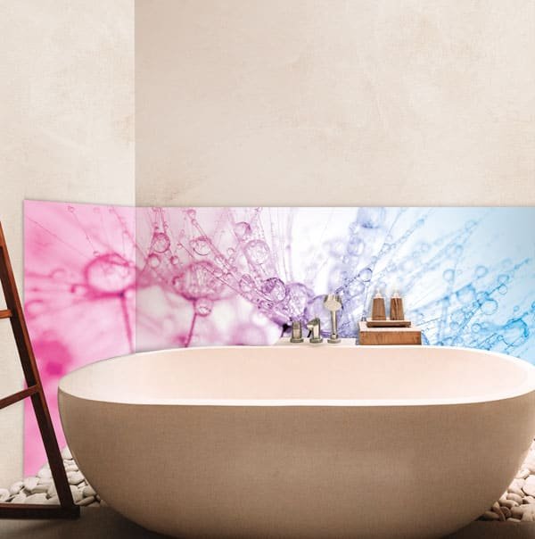 Crédence rosée matinale, finition Mate ou Brillante, revêtement Pano Deco sur mesure salle de bains