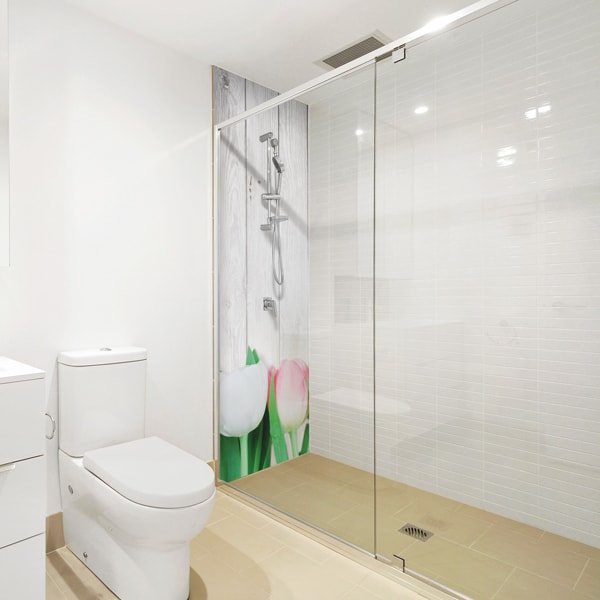 Recouvrir carrelage douche, panneau aluminium composite sur-mesure, décor Tulipes Shabby Chic
